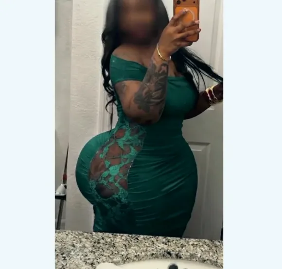 Amira, 26