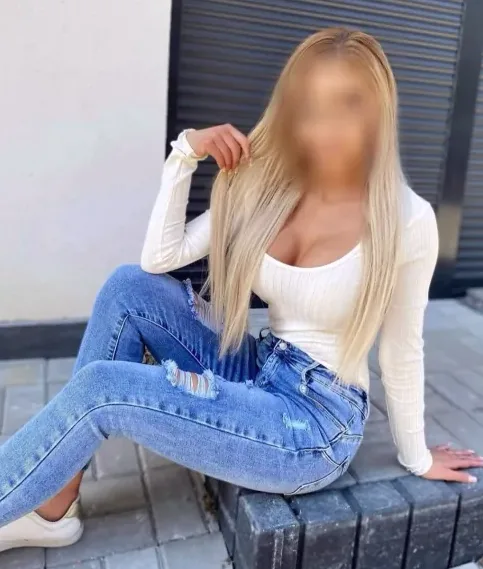 Eleri, 32