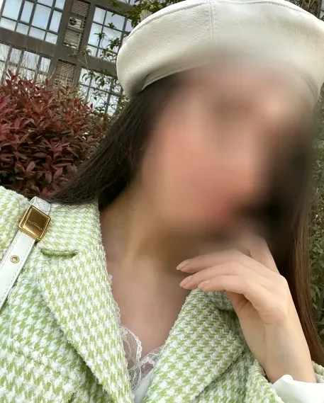 Emma, 39
