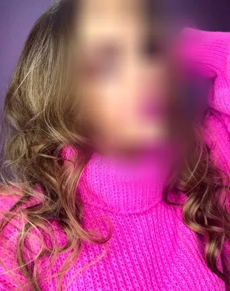 Evie, 36