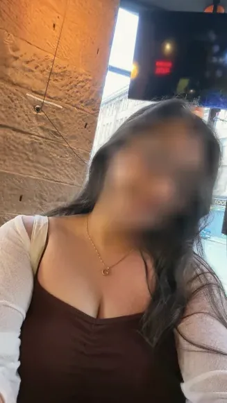 Isla, 24