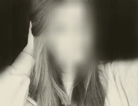 Julia, 29
