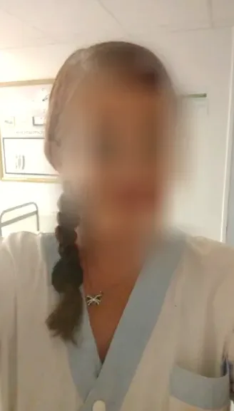 Lara, 37