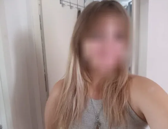 Laura, 20