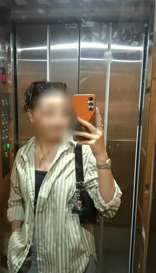 Laura, 21